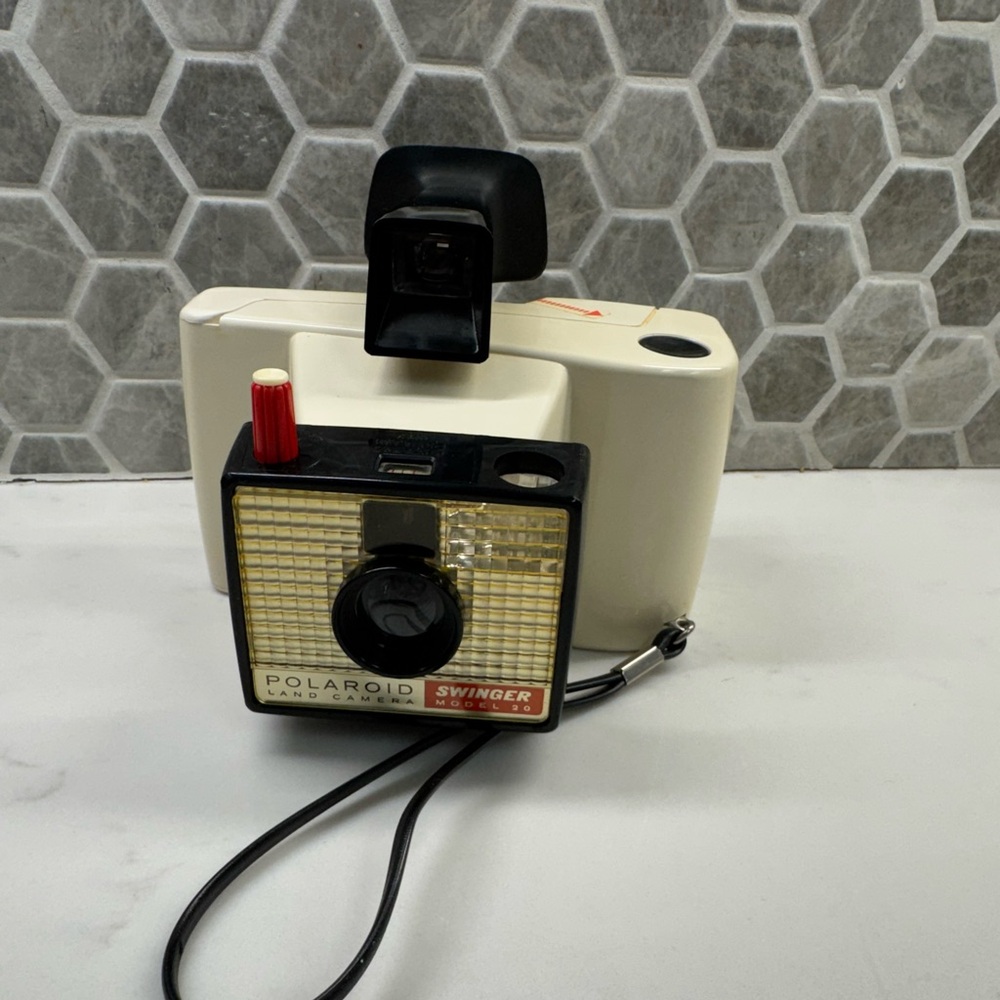 Vintage 1960s Polaroid Swinger Model 20 Instant Film Land Camera USA Wrist Strap